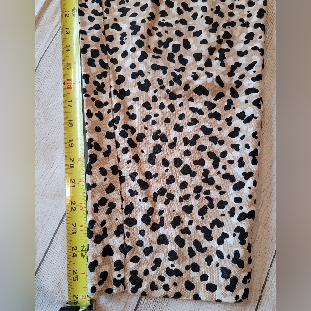 Ann Taylor •Size Medium• Leopard Tan Print High Waisted Pull On Pants w/ pockets - Picture 12 of 12